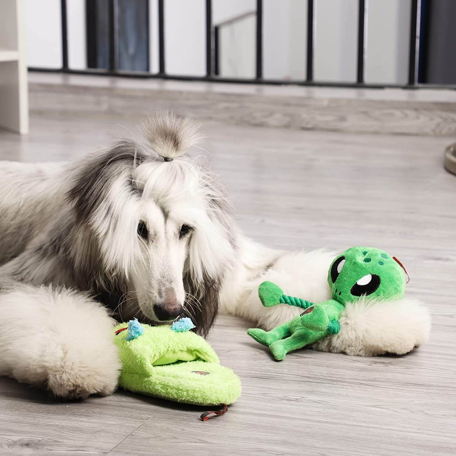 LaiFug Squeaky Alien Toy